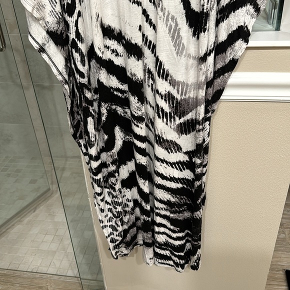 Natori caftan 100% rayon - Picture 4 of 4